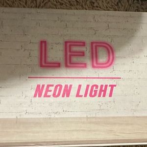 LES neon light lightning